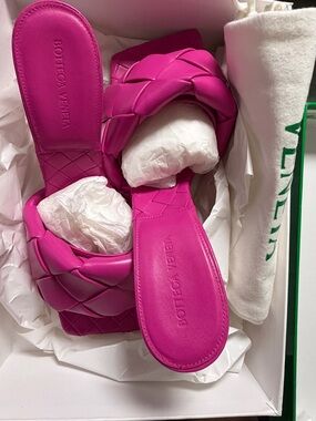 Bottega Veneta Hot Pink Intrecciato Padded Slide Sandals